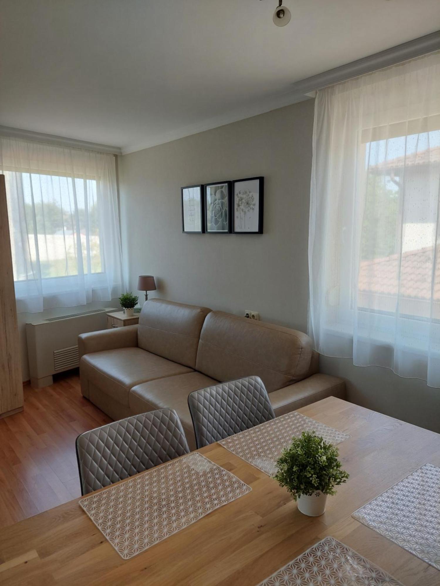 Elek Apartmanhaz Hajdúszoboszló Extérieur photo
