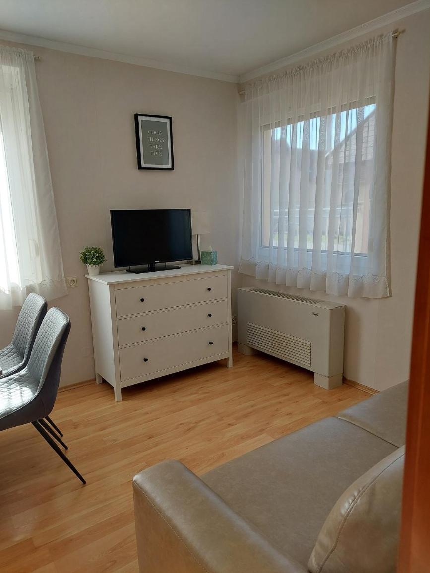 Elek Apartmanhaz Hajdúszoboszló Extérieur photo